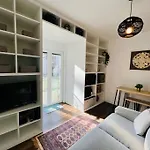 Apartment Modern Comfort Within Ancient Streets Lisbon