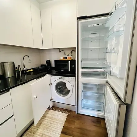 Appartement Modern Comfort Within Ancient Streets Lissabon